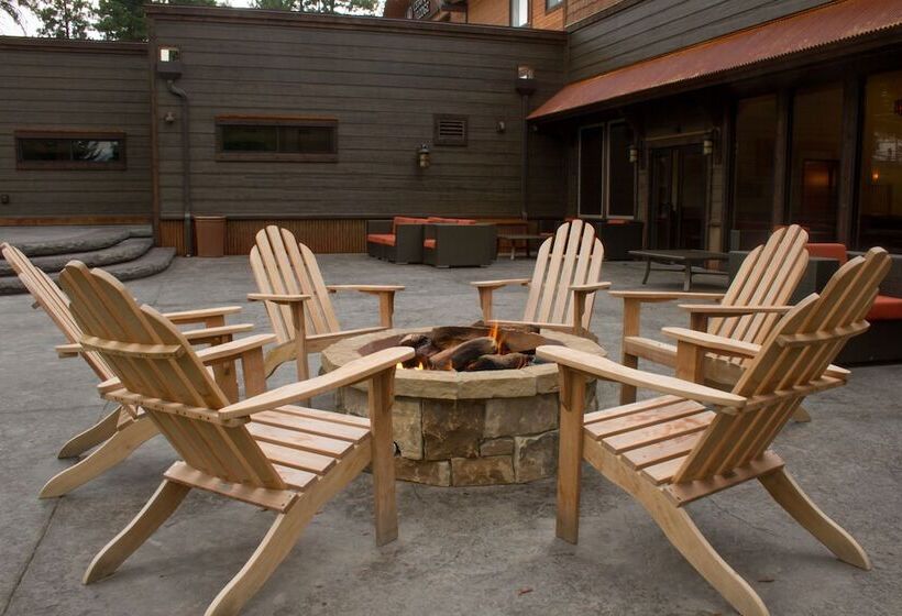 בית מלון כפרי Cedar Creek Lodge & Conference Center