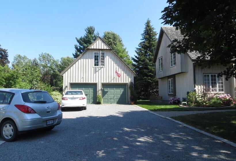 ホテル Cedar Gables Bed & Breakfast