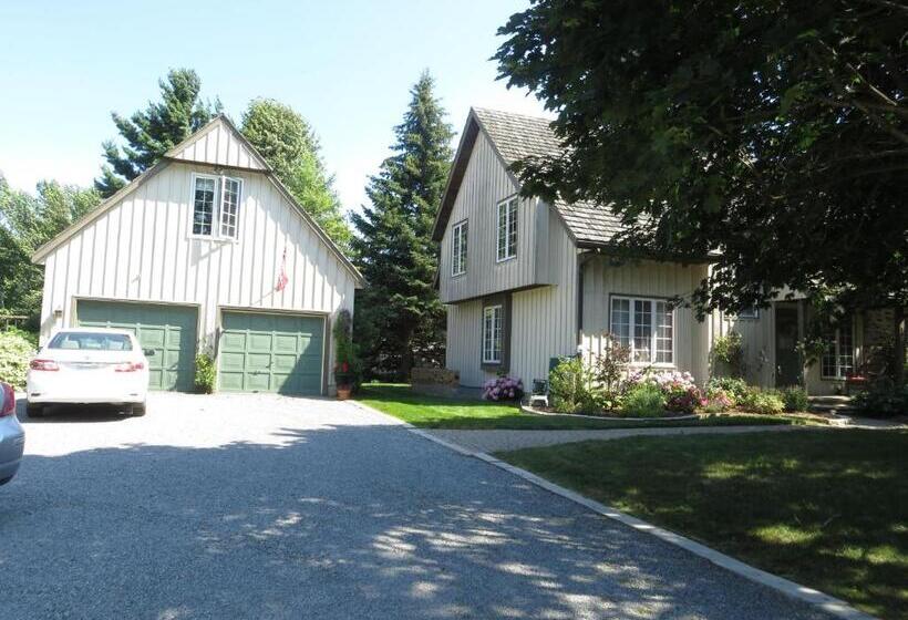 ホテル Cedar Gables Bed & Breakfast