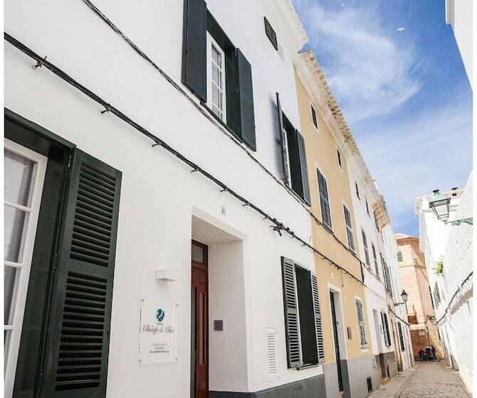 Отель Cheap & Chic