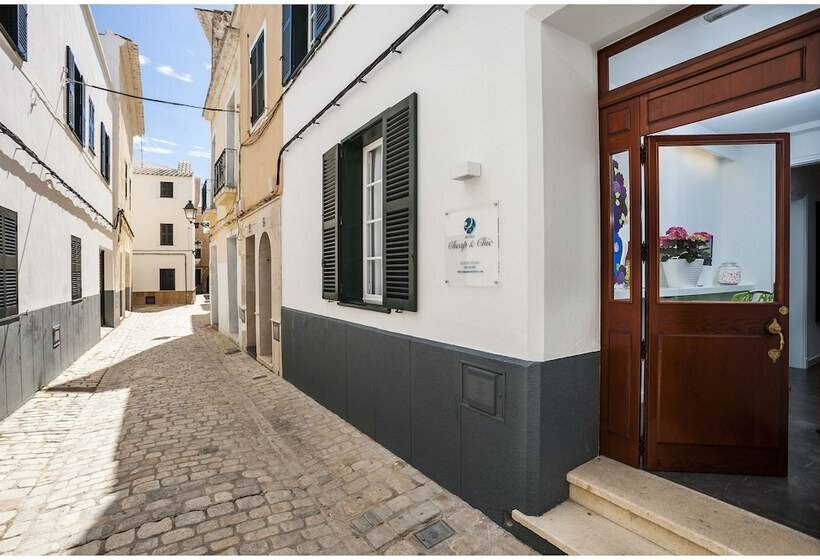 Отель Cheap & Chic