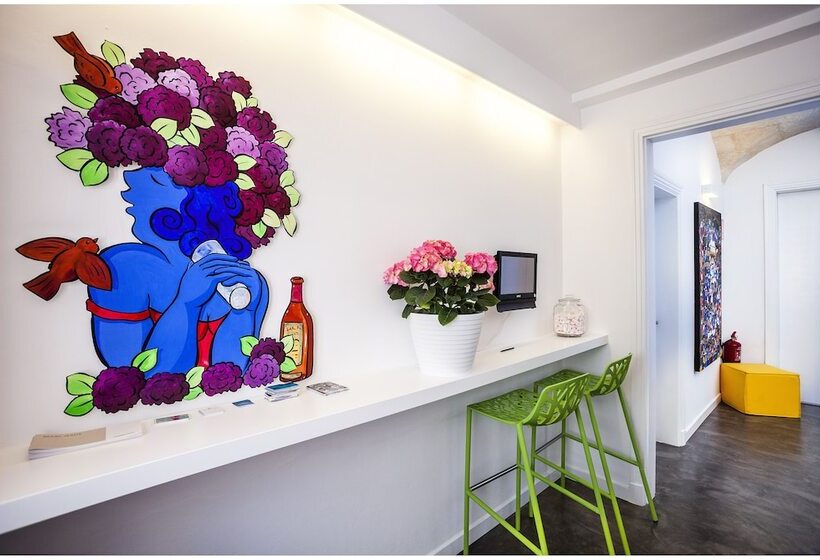 Отель Cheap & Chic