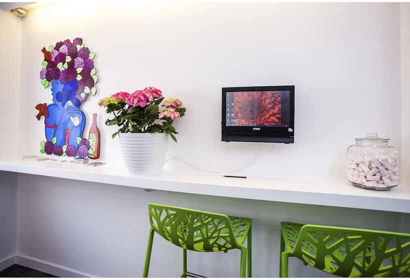 ホテル Cheap & Chic