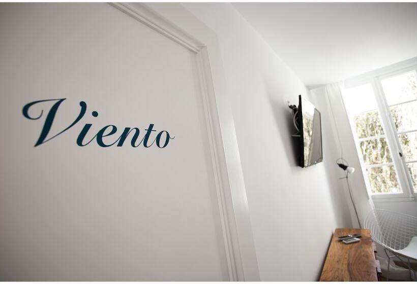 Отель Cheap & Chic