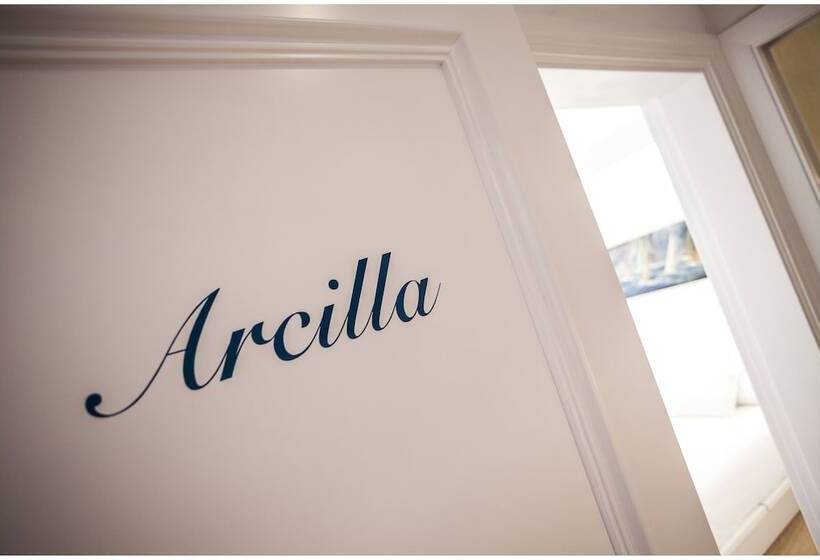 Отель Cheap & Chic