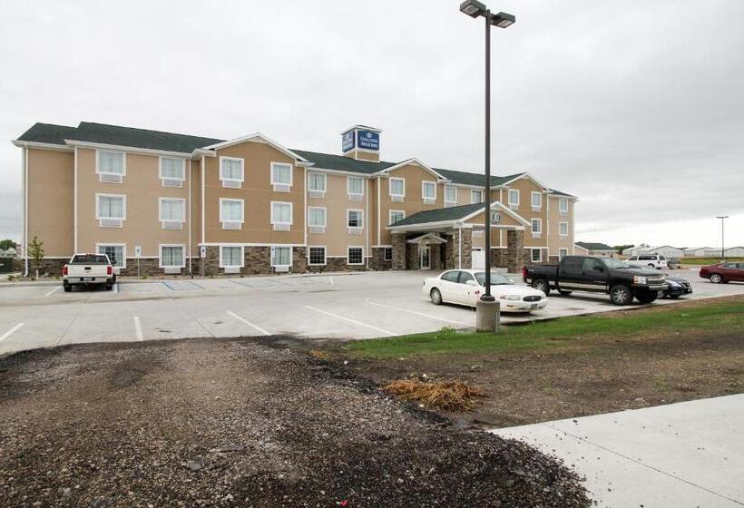Cobblestone Hotel & Suites – Devils Lake