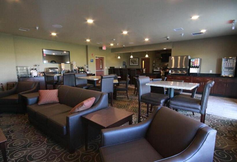 Cobblestone Hotel & Suites – Devils Lake