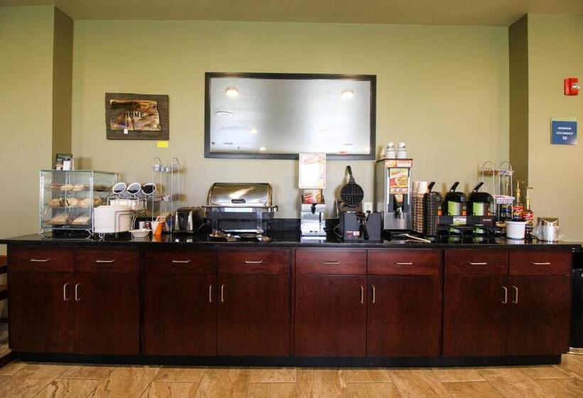 Cobblestone Hotel & Suites – Devils Lake