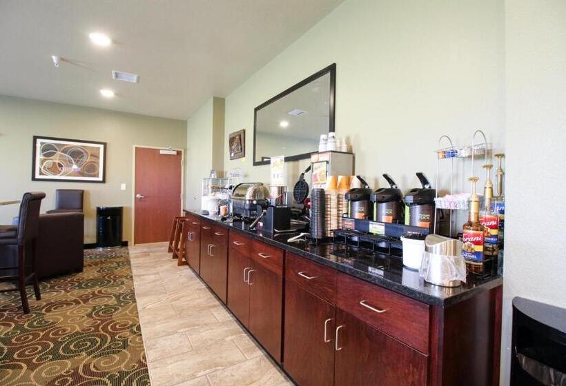 Cobblestone Hotel & Suites – Devils Lake