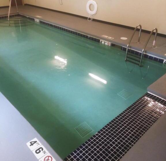 Cobblestone Hotel & Suites   Harborcreek