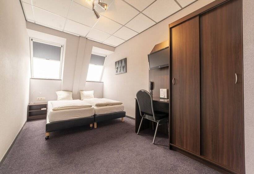 Отель Frans Op Den Bult