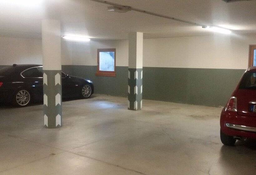 ホテル Garnì La Soldanella