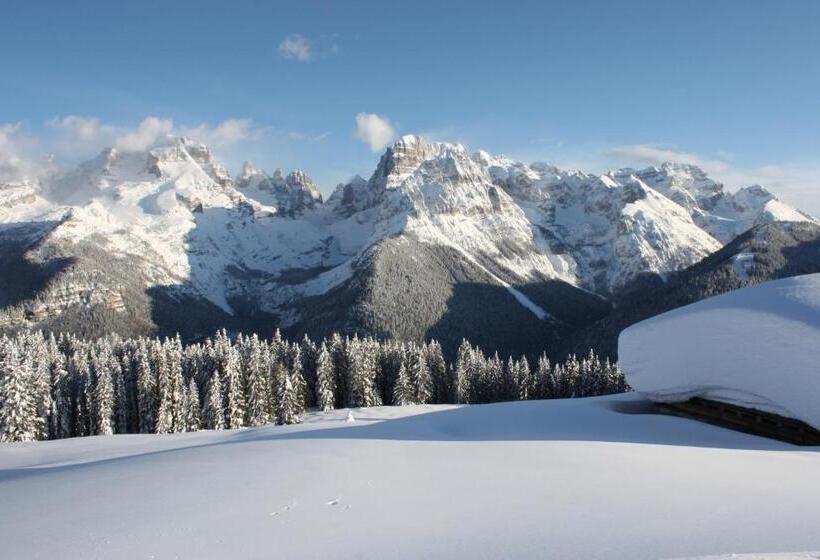 ホテル Garnì La Soldanella