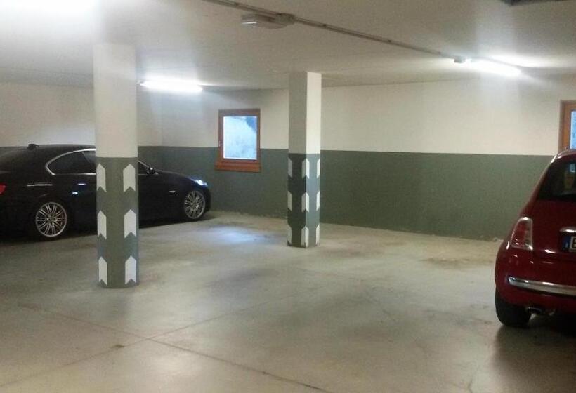 ホテル Garnì La Soldanella