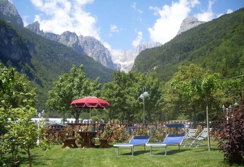 בית מלון כפרי Garnì Lago Alpino