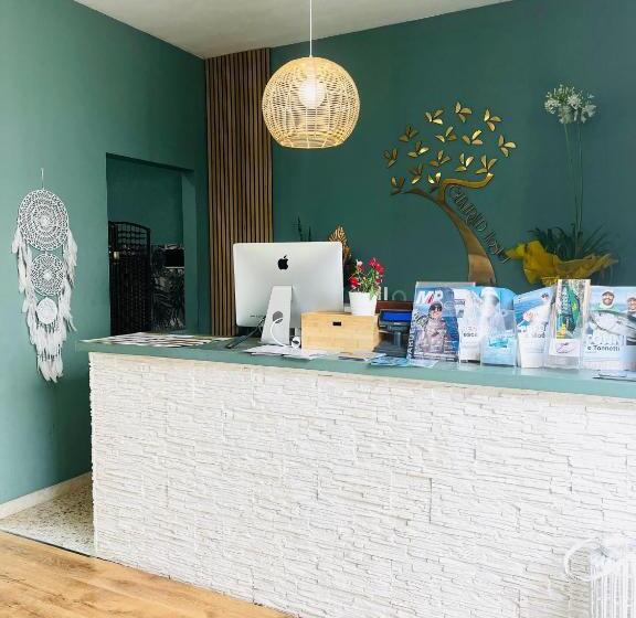 ホテル Glemerald Hostel