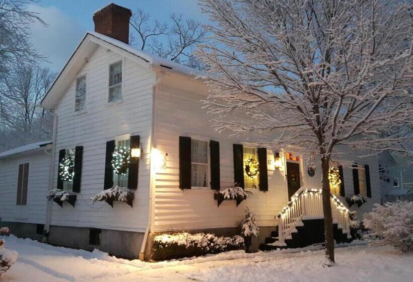 호텔 Historic Wilson Guy House