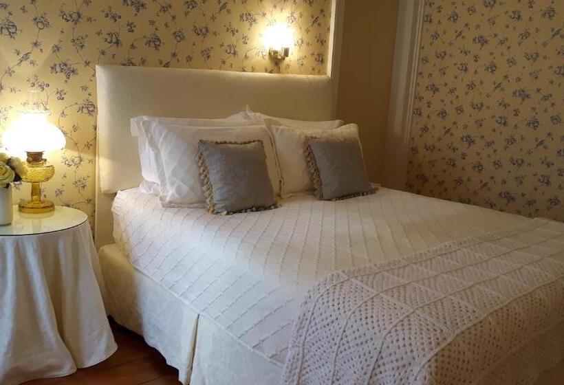 호텔 Historic Wilson Guy House