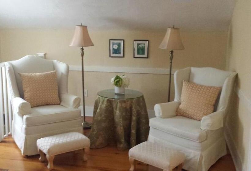 호텔 Historic Wilson Guy House