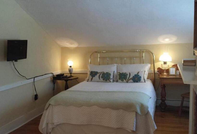 호텔 Historic Wilson Guy House