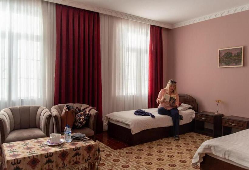 בית מלון כפרי Jipek Joli