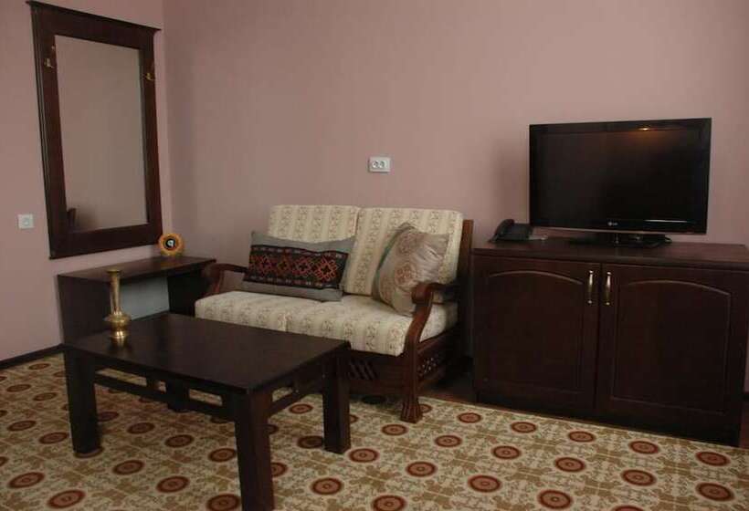 בית מלון כפרי Jipek Joli