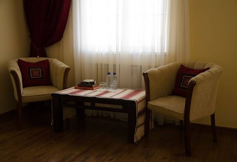 בית מלון כפרי Jipek Joli