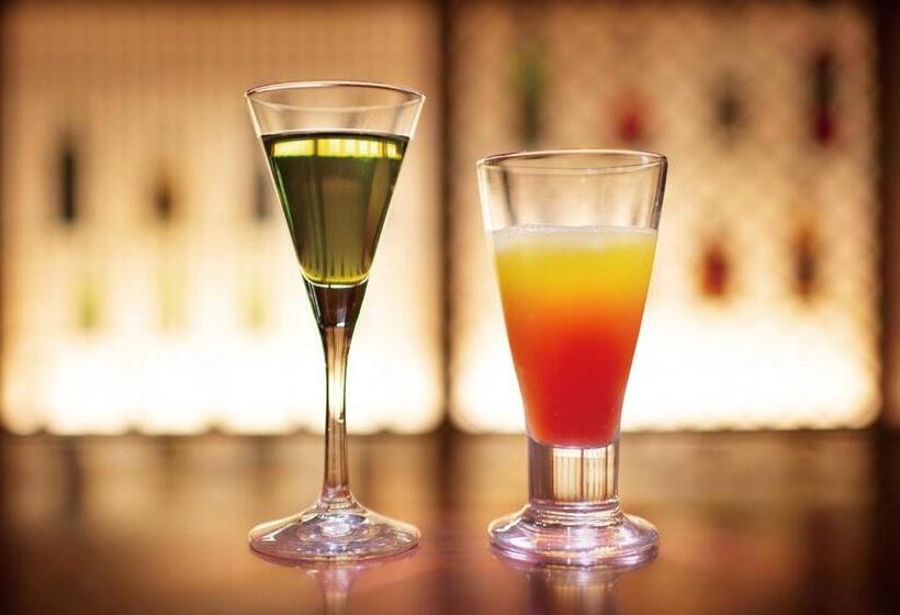 Отель Yamanaka Onsen Kagari Kisshotei