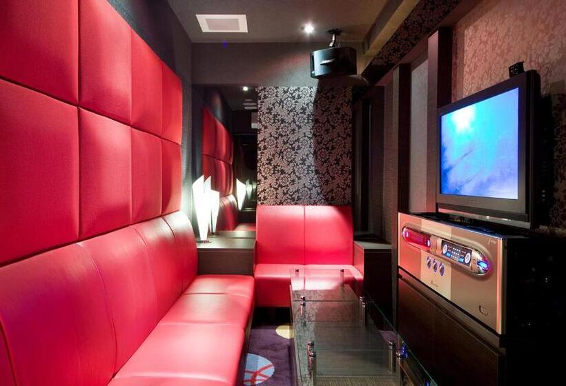 Отель Yamanaka Onsen Kagari Kisshotei