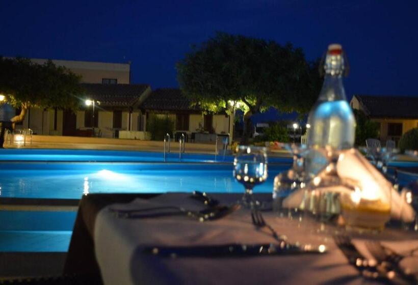 Отель Kikki Village