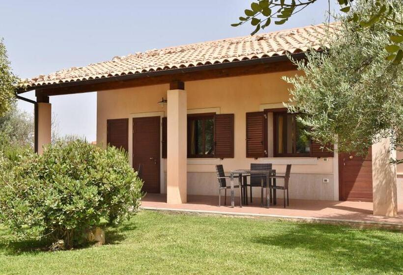 Отель Kikki Village