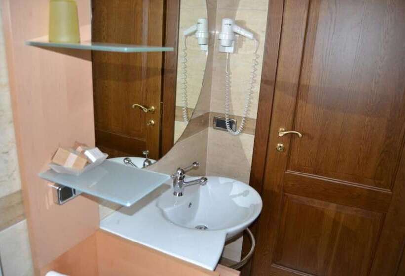 호텔 La Piazzetta Rooms & Breakfast