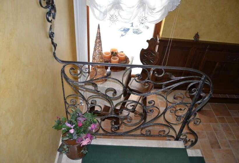 호텔 La Piazzetta Rooms & Breakfast