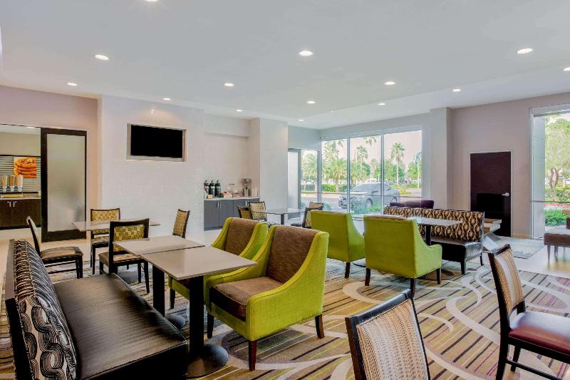 هتل La Quinta By Wyndham Mcallen Convention Center