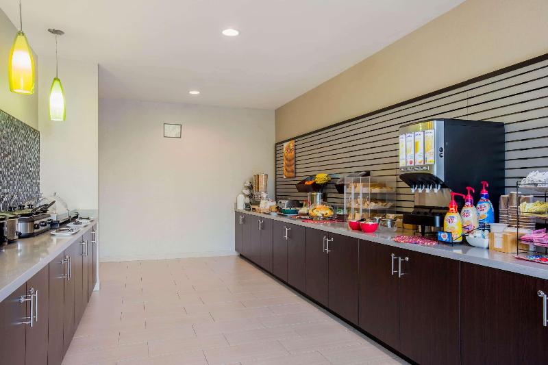 هتل La Quinta By Wyndham Mcallen Convention Center