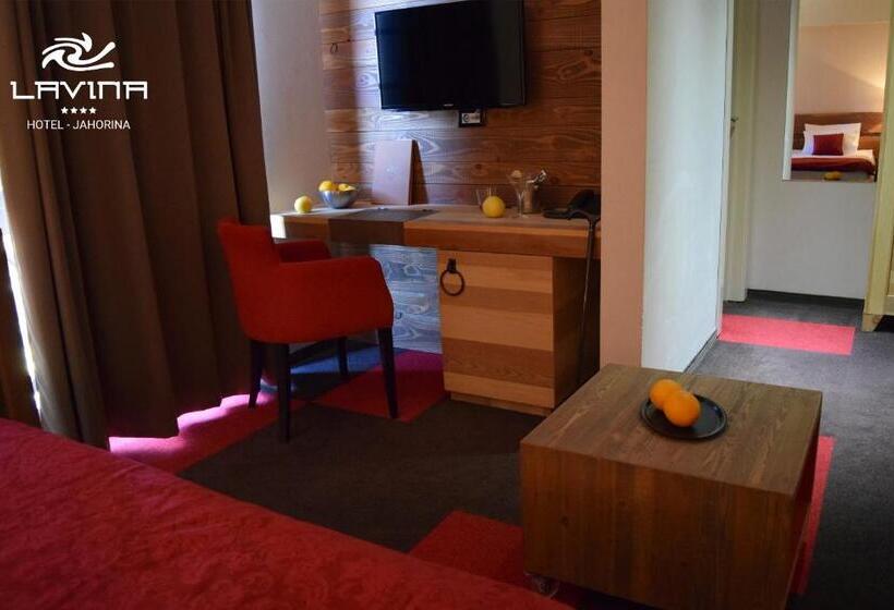 هتل Lavina