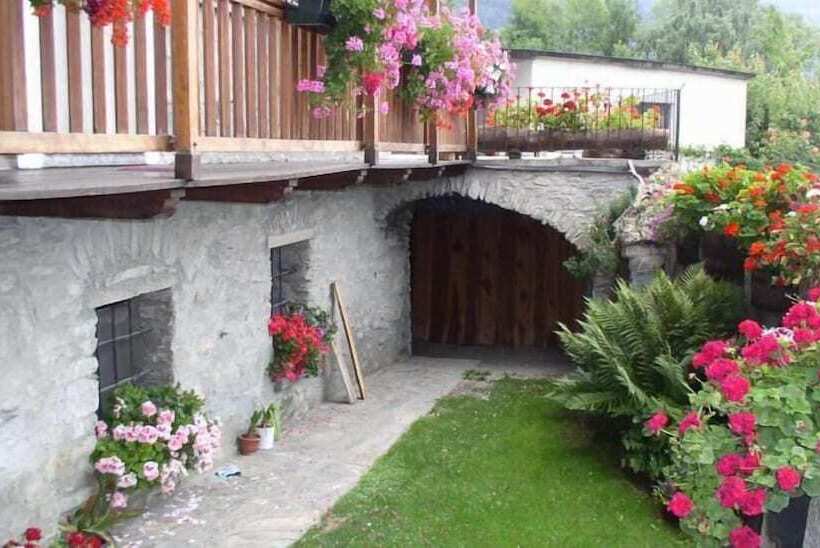 בית מלון כפרי Le Vieux Noyer   Appartamenti Al Verde Villaggio Di Rumiod