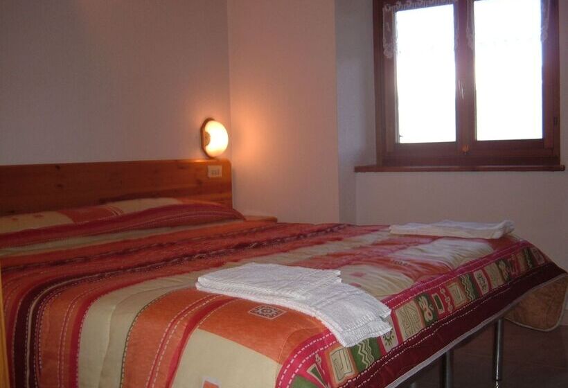 בית מלון כפרי Le Vieux Noyer   Appartamenti Al Verde Villaggio Di Rumiod