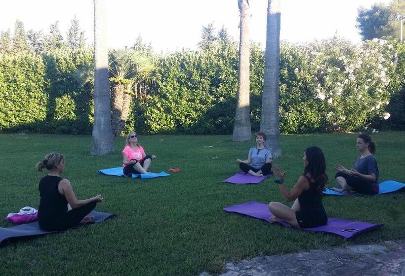 Отель Masseria Tenuta Flora Maria