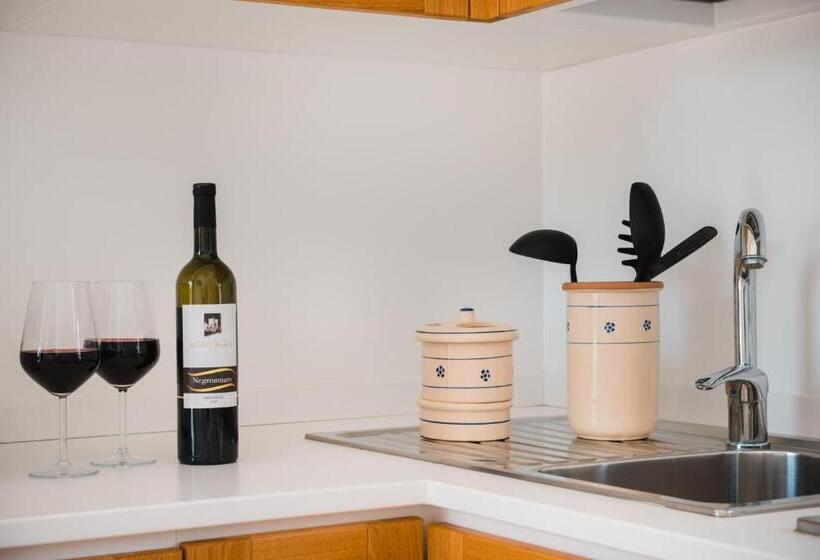 Отель Masseria Tenuta Flora Maria