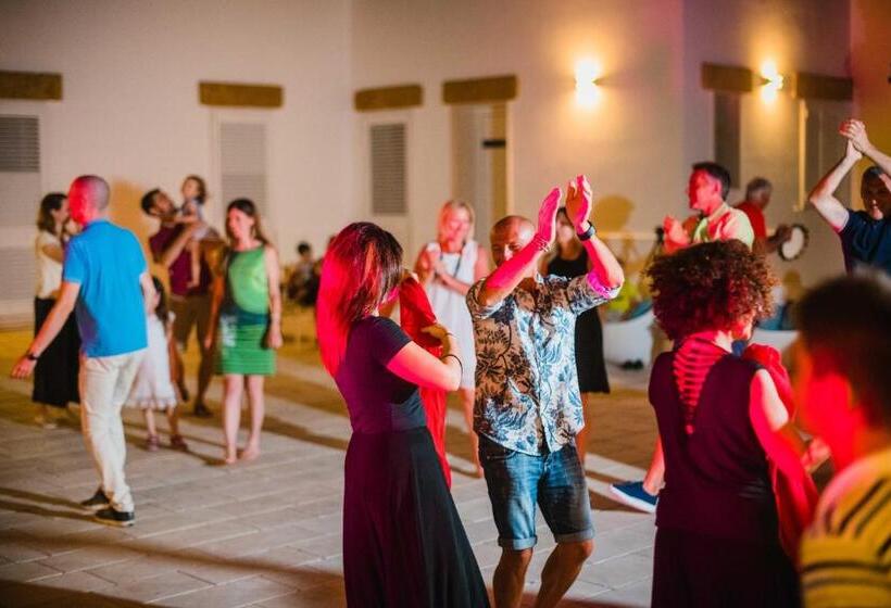 Отель Masseria Tenuta Flora Maria