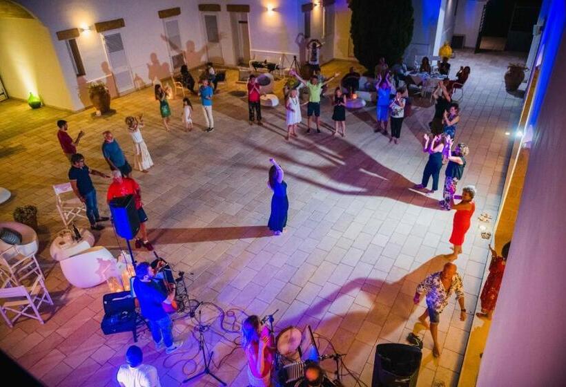 Отель Masseria Tenuta Flora Maria