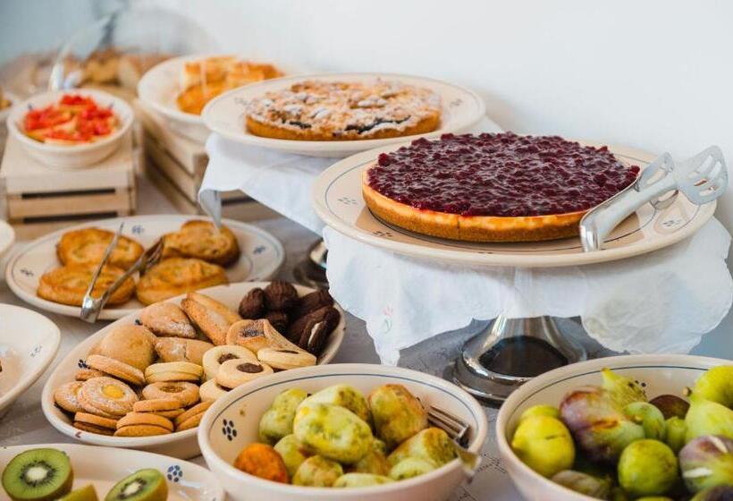 Отель Masseria Tenuta Flora Maria