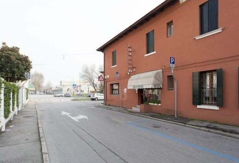 ホテル Nuova Locanda Belvedere