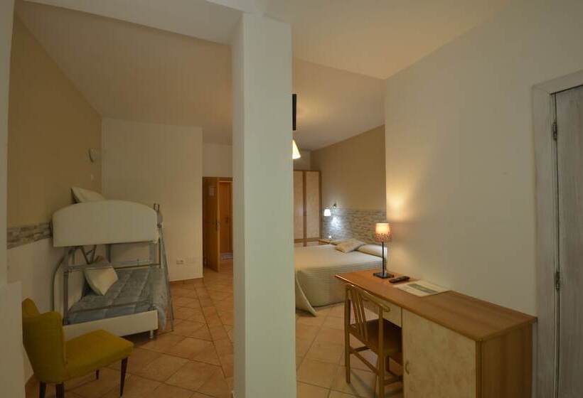 בית מלון כפרי Pineta Ristorante