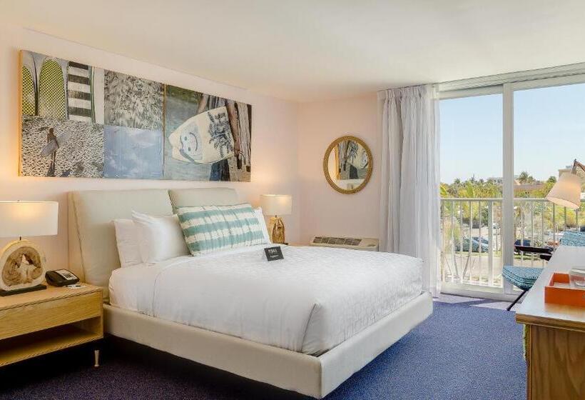 فندق Plunge Beach Resort