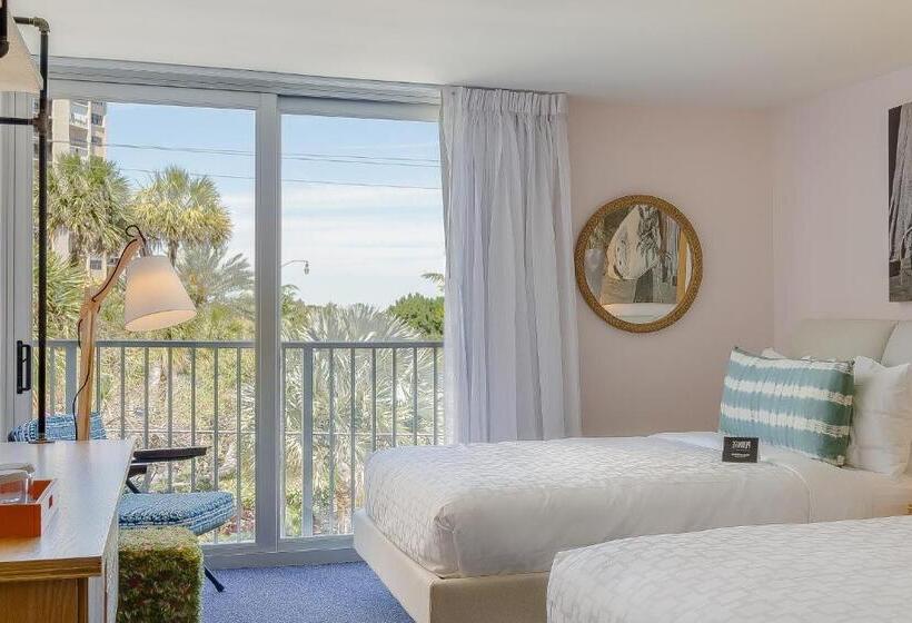 فندق Plunge Beach Resort