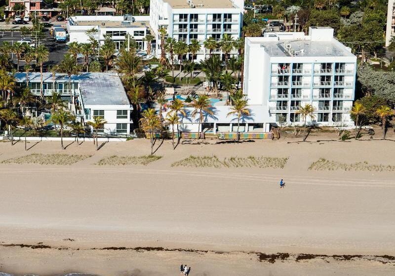 فندق Plunge Beach Resort