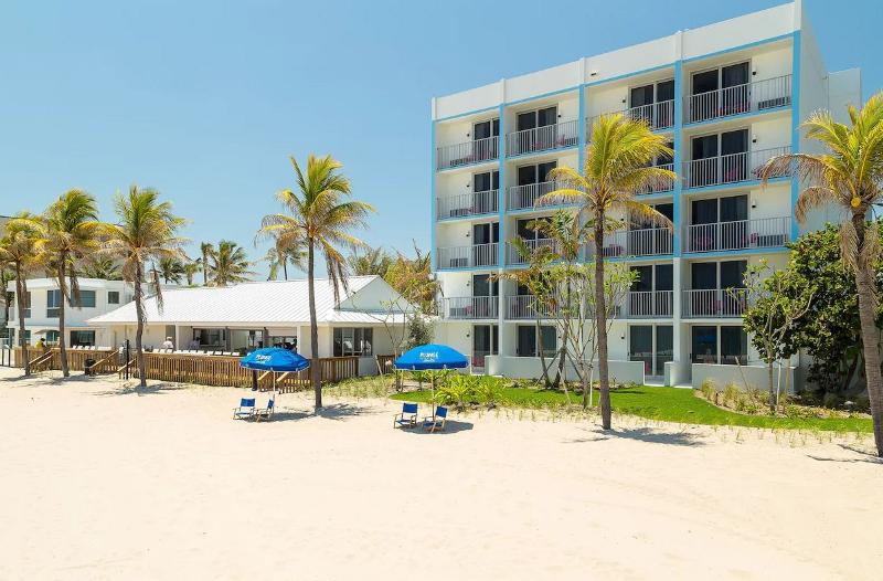 فندق Plunge Beach Resort