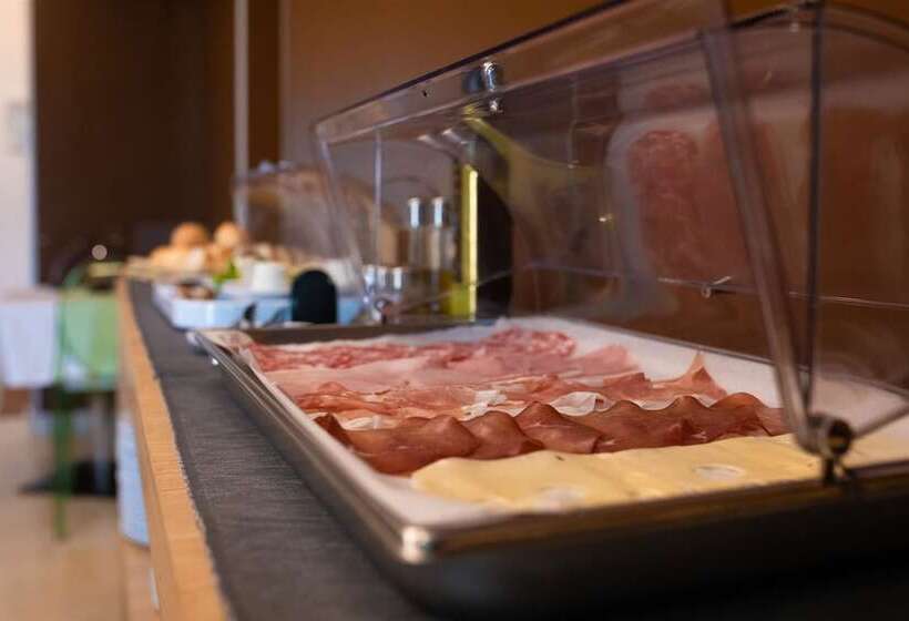 ホテル Porta Reale